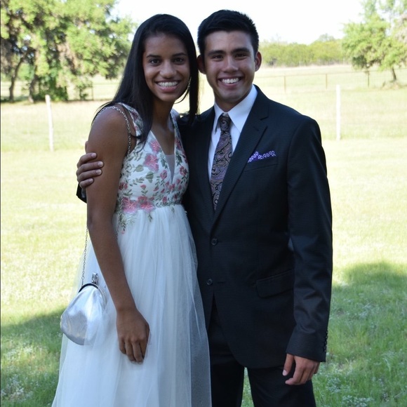 Meet your Posher, Alia - Picture 4 of 6